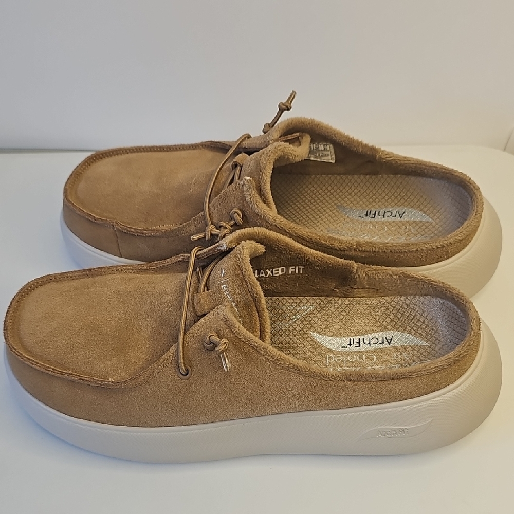 Skechers Women’s Slip-On Suede‎ Mules in Tan Size 9